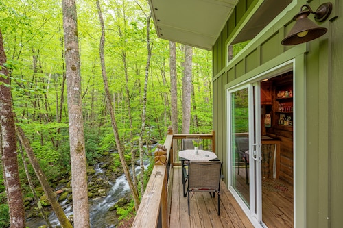 The Owl's Perch (5 inch clearance needed)