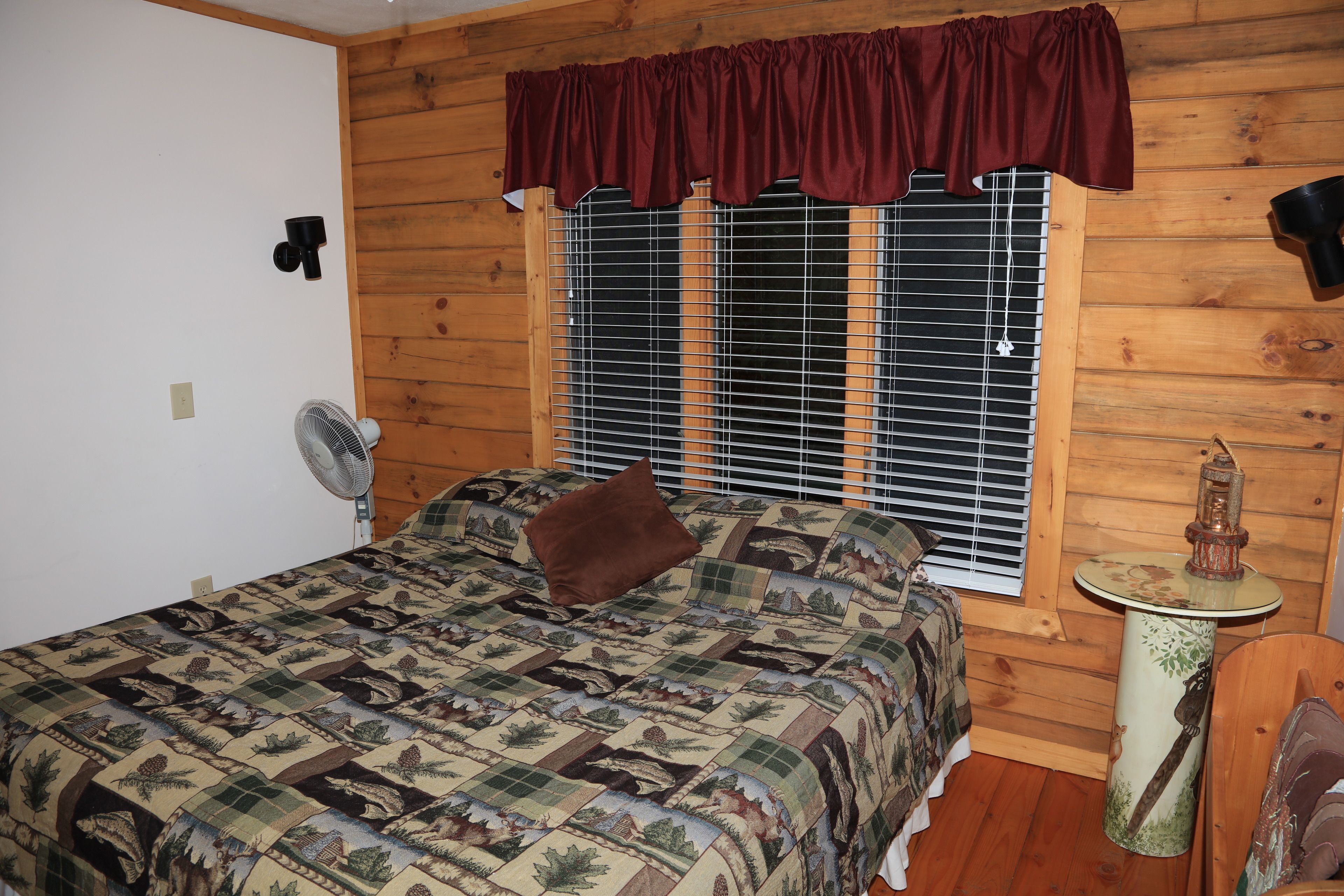 캐빈 (Rhododendron Log)