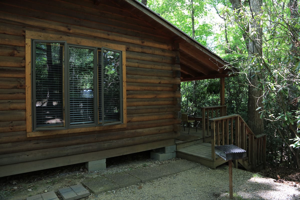 Cabin (Rhododendron Log)