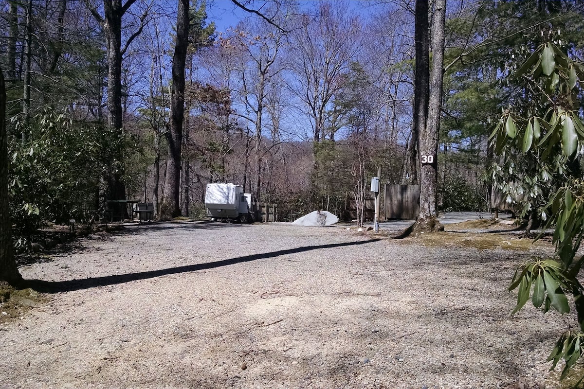 RV Site Rental - Standard Pull Thru Full Hook Up 30 AMP - BRING YOUR OWN RV | Exterior