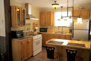 Ferienhaus, 2 Schlafzimmer | Eigene Küche | Großer Kühlschrank, Mikrowelle, Ofen, Herdplatte