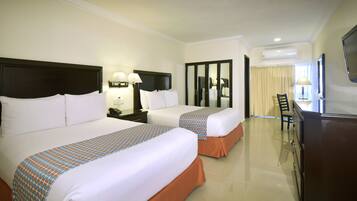 Standard Room, 2 Double Beds