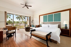 Rom – deluxe, 1 kingsize-seng | Sengetøy av topp kvalitet, minibar, safe på rommet og skrivebord