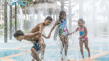 3 outdoor pools, pool umbrellas, sun loungers