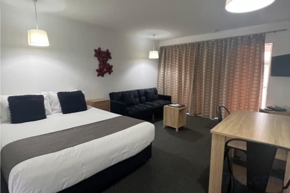 Premium bedding, Select Comfort beds, in-room safe, desk