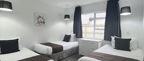 Family Room, 3 Bedrooms | 3 bedrooms, premium bedding, Select Comfort beds, in-room safe