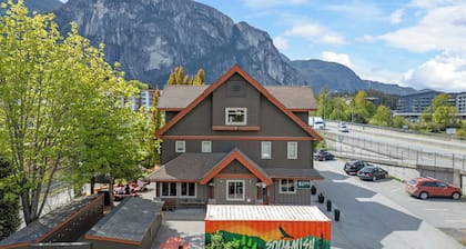Squamish Adventure Inn