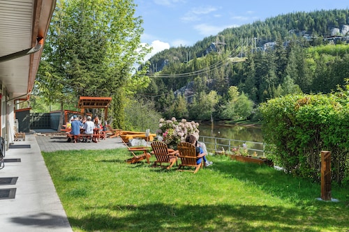 Squamish Adventure Inn