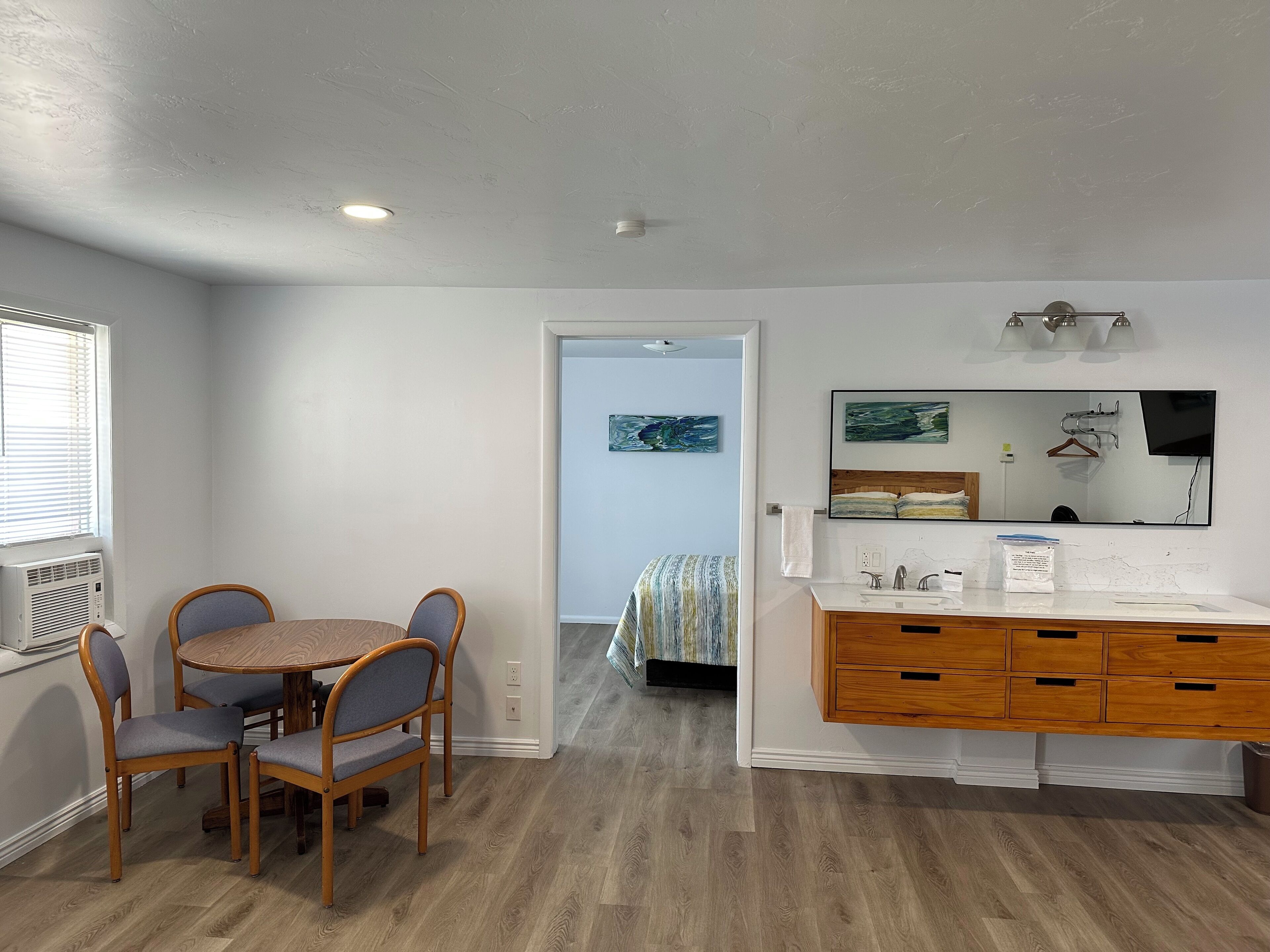 Suite Familiale, plusieurs lits, non-fumeur, rez-de-chaussée (Room 12) | Coin séjour