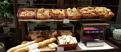 Komplett frukost varje dag mot avgift