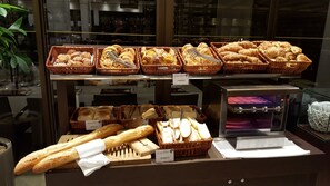Desayuno completo todos los días (con cargo)
