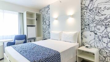 Apartamento standard, 1 cama de casal | Frigobar, cofres nos quartos, quartos à prova de som, Wi-Fi de cortesia