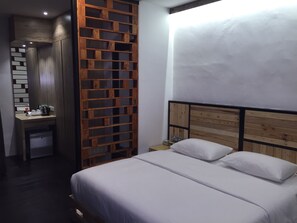 Suite - Sea View | Iron/ironing board, free WiFi, bed sheets - The Oikos Hotel (Pontian)