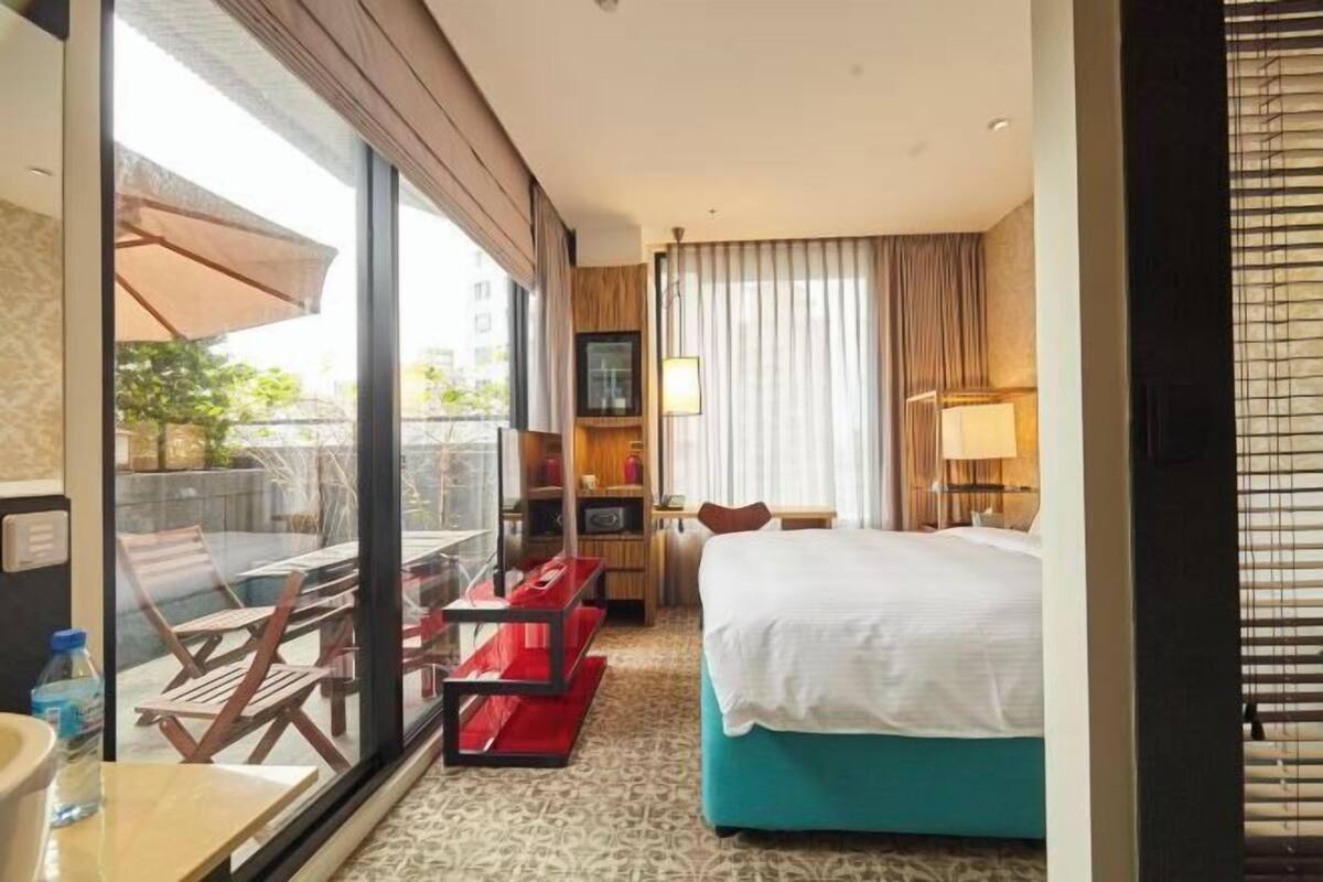 Premium bedding, down duvets, in-room safe, desk