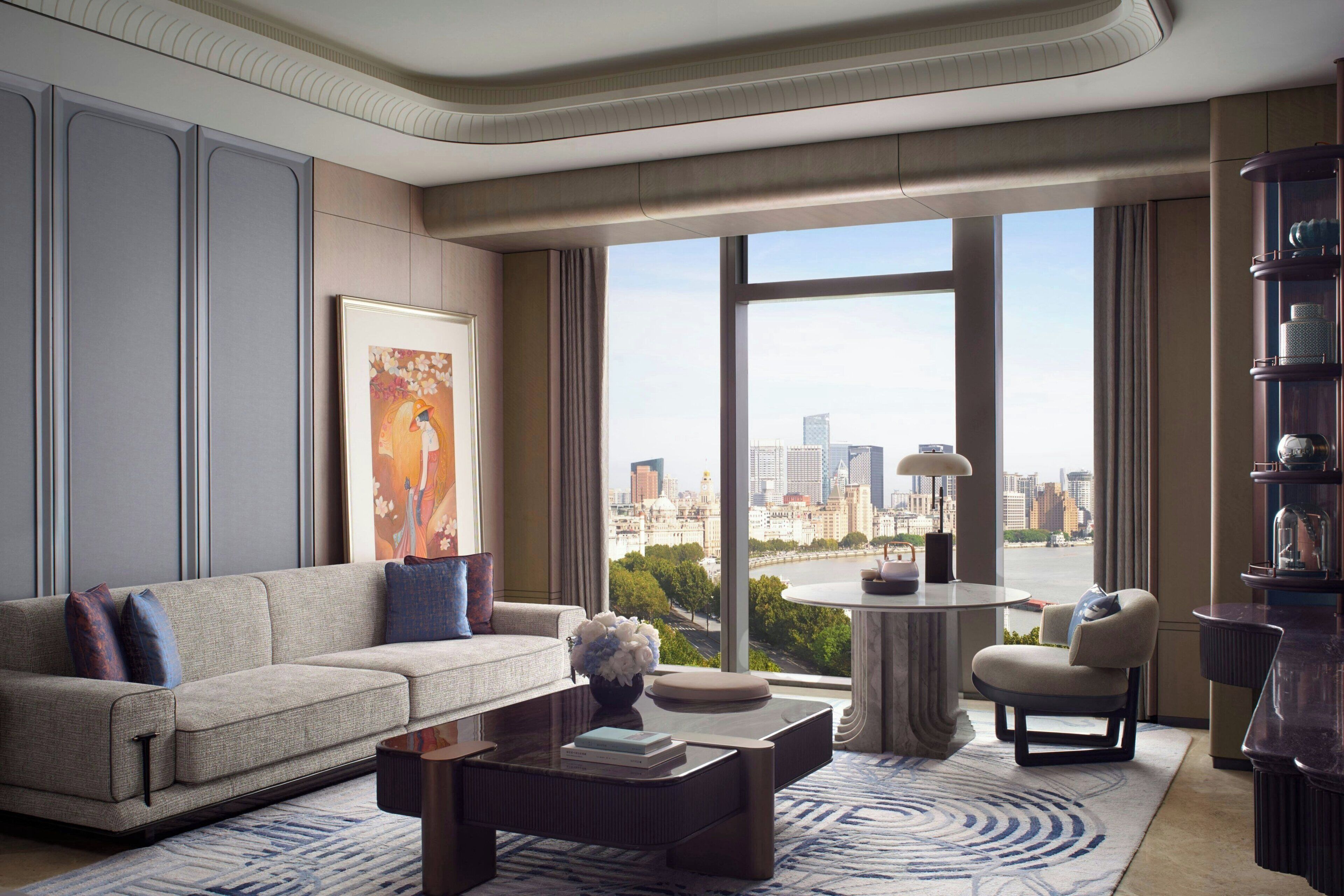 John Jacob Astor River View Suite | Minibar, in-room safe, individually decorated, individually furnished