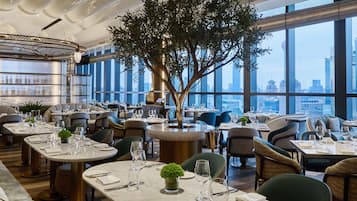 3 restaurants servant le petit déjeuner, spécialités Cuisine chinoise