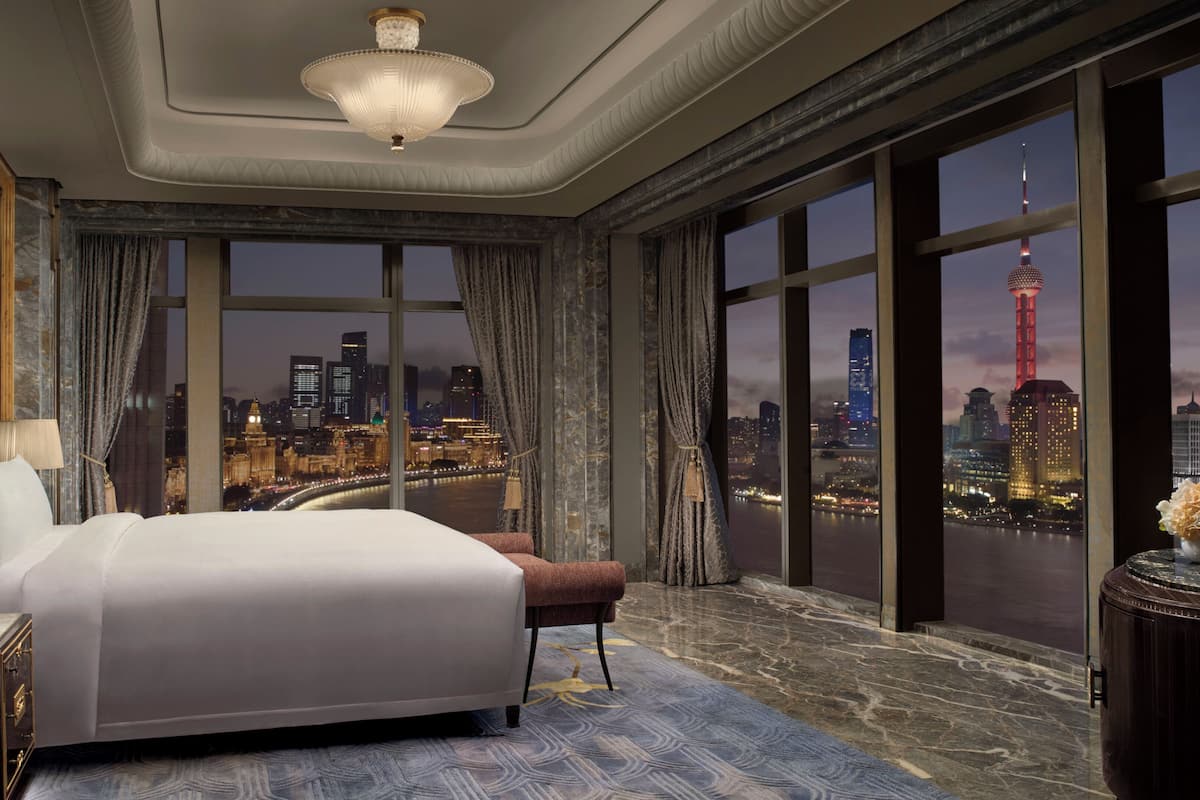 Presidential Suite | Minibar, in-room safe, individually decorated, individually furnished