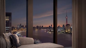 John Jacob Astor Bund View Suite