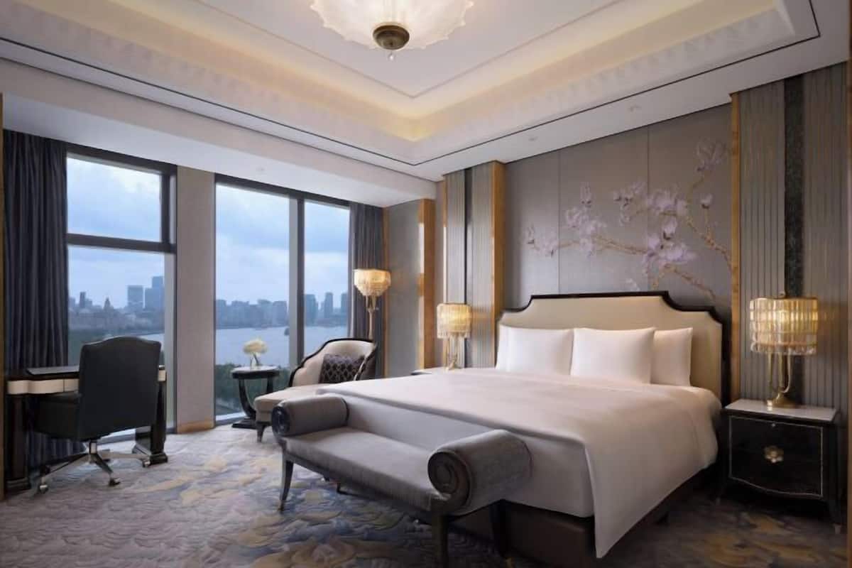1 bedroom, minibar, in-room safe, desk