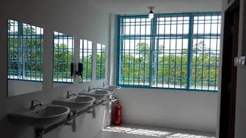 Wastafel kamar mandi