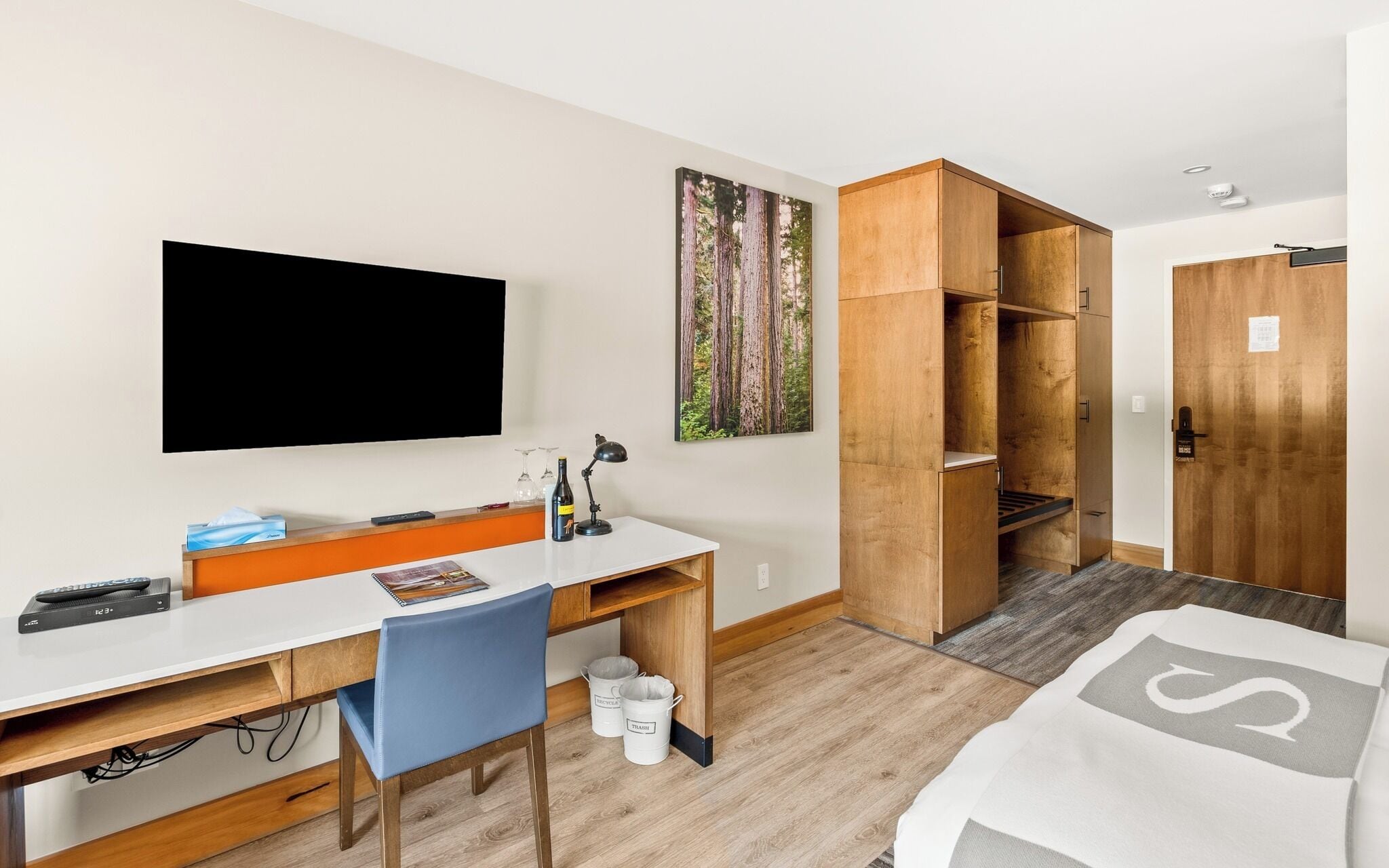 1 bedroom, in-room safe, desk, blackout curtains