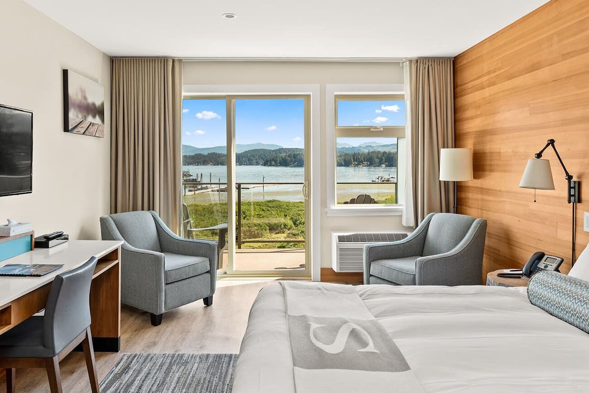 1 bedroom, in-room safe, desk, blackout curtains