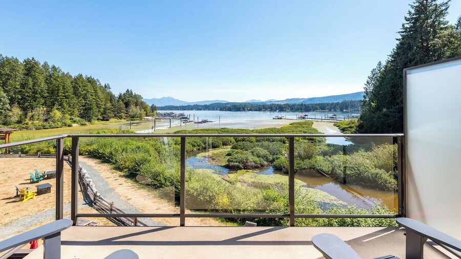 Sproat Lake Landing Resort