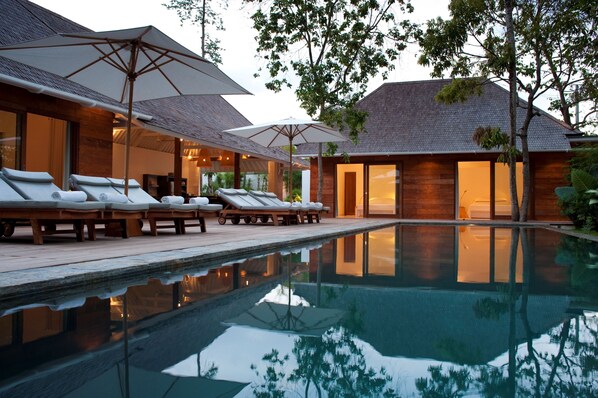 Outdoor pool, a natural pool