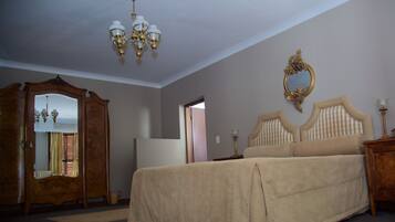 Suite Mewah (Prestige) | Seprai premium, meja kerja, dan tempat tidur lipat/tambahan