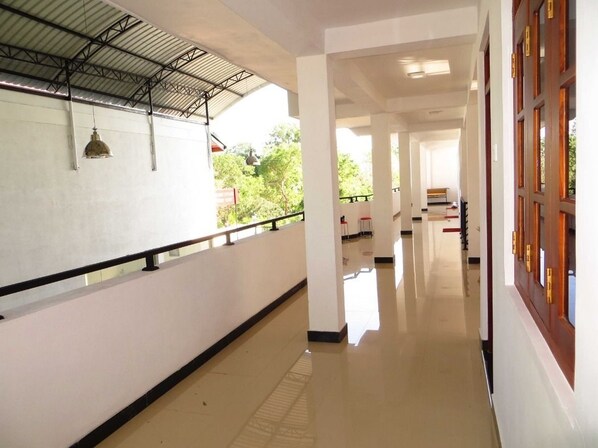Hallway - Sunsung Chiththa Holiday Resort (Kataragama)