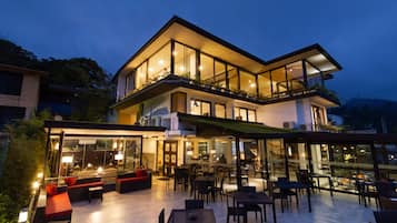 Breakfast, lunch, dinner served; Fusion cuisine, pool views