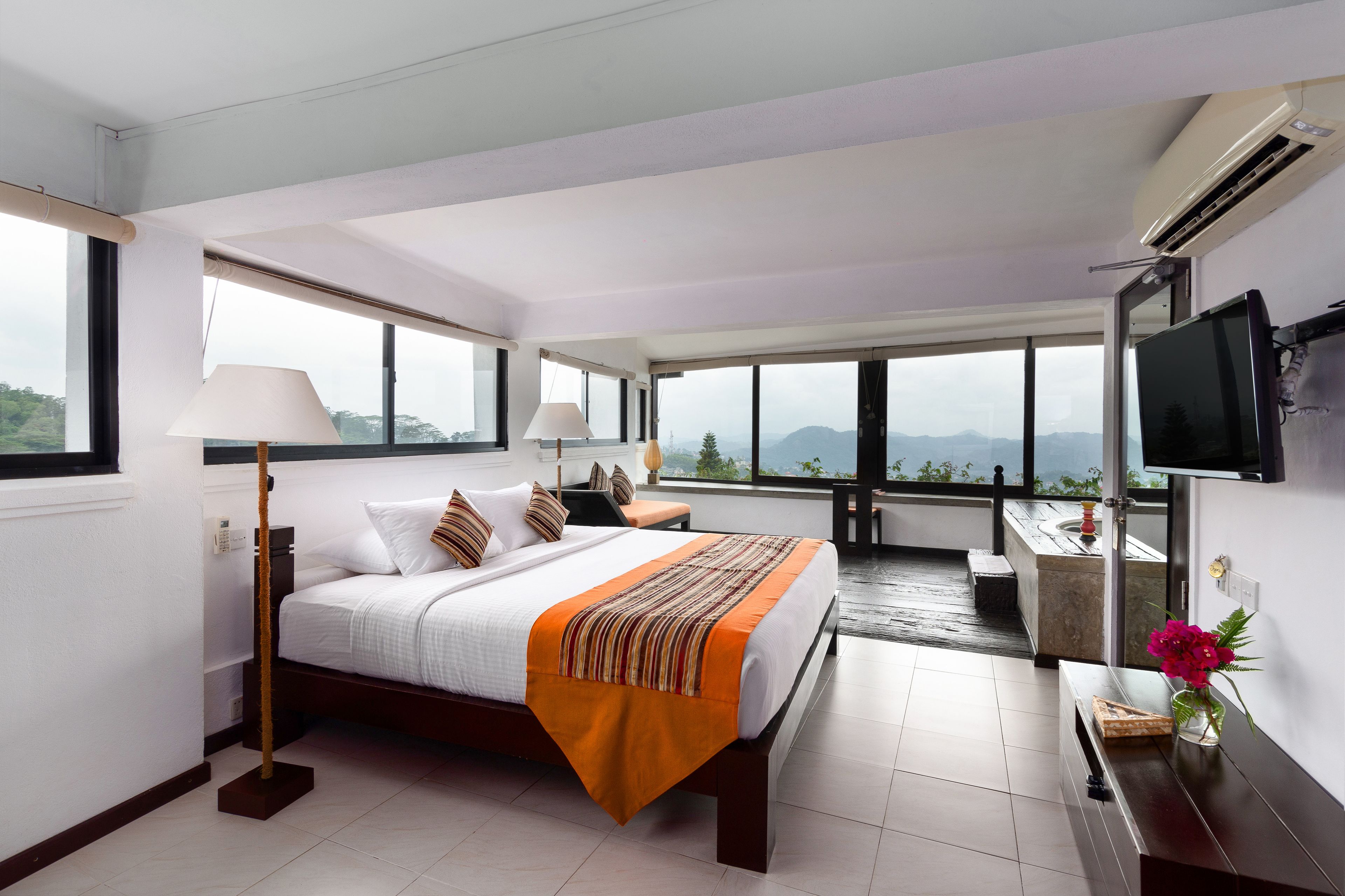 1 bedroom, premium bedding, minibar, in-room safe