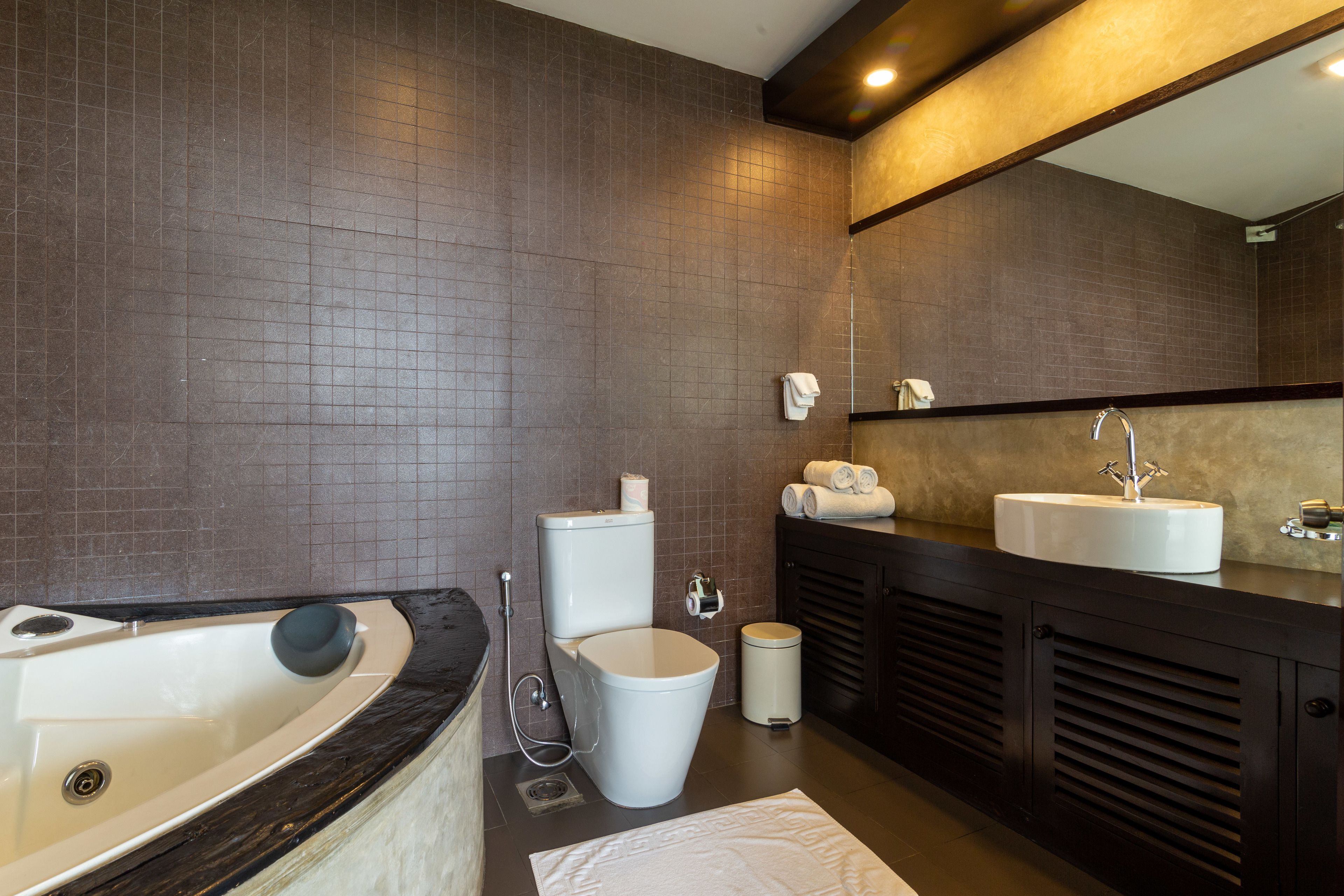 panoramic mountain view penthouse (jacuzzi) - 10% off on cocktails & selected wines & sauna access | bathroom amenities | free toiletries, hair dryer, bathrobes, slippers