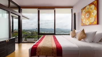 Panoramic Mountain View Penthouse (Jacuzzi) - 10% off on Cocktails & Selected Wines & Sauna Access | 1 ห้องนอน, เครื่องนอนระดับพรีเมียม, มินิบาร์, ตู้นิรภัยในห้องพัก
