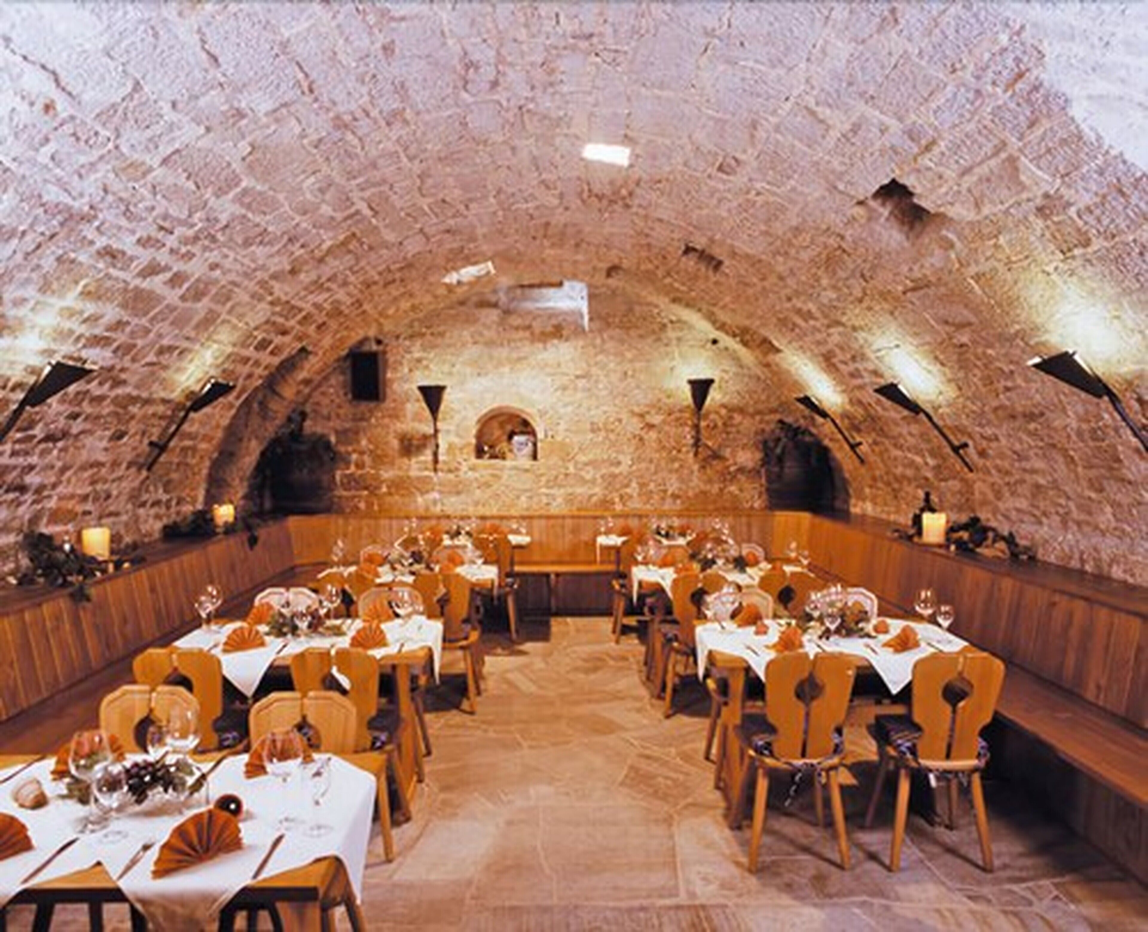 lunch and dinner served, regional cuisine