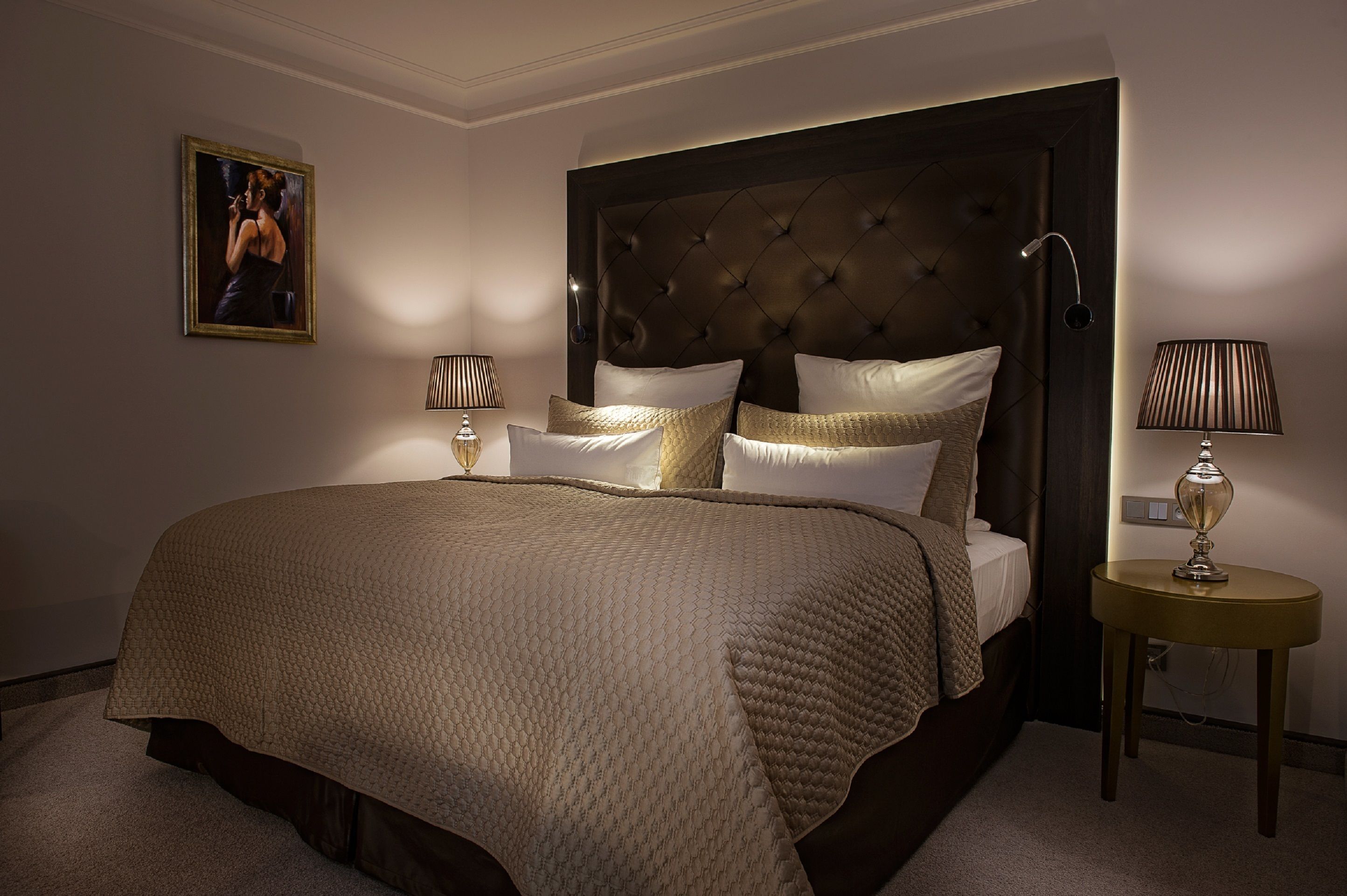 standard double room, 1 double bed, accessible, courtyard area | 1 bedroom, minibar, in-room safe, desk