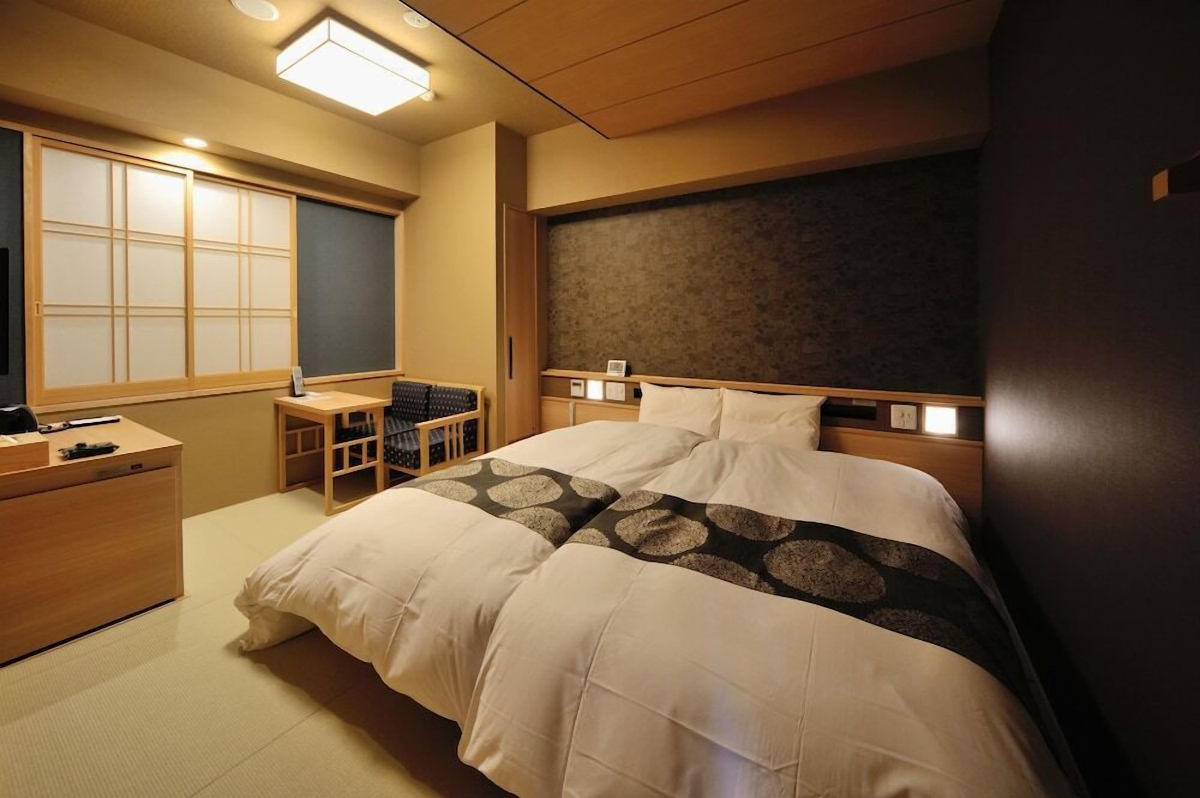 In-room safe, individually decorated, individually furnished, desk