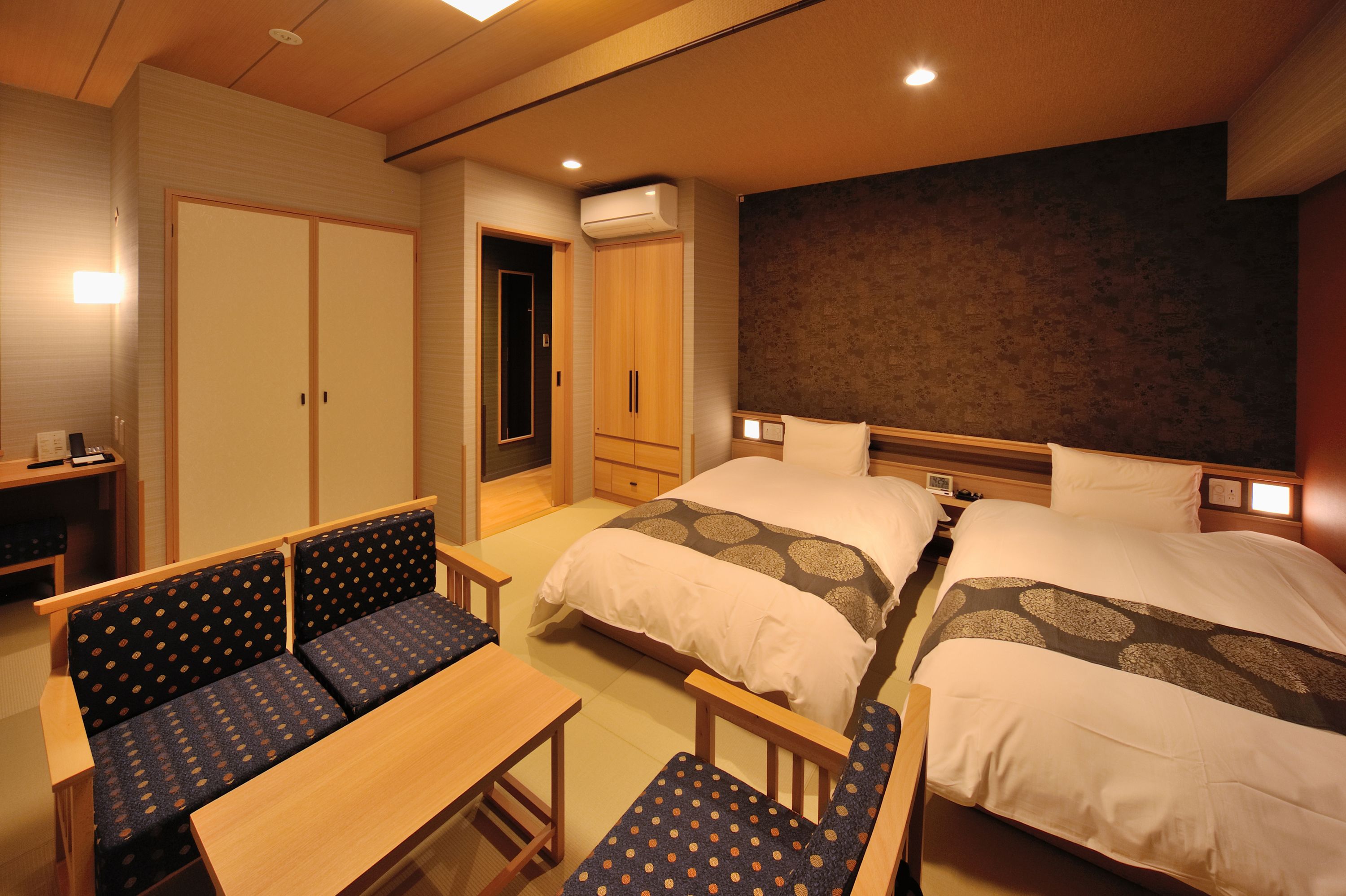 in-room safe, individually decorated, individually furnished, desk