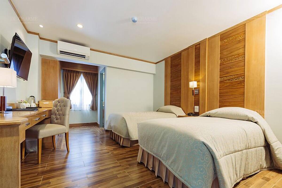 Minibar, in-room safe, desk, blackout curtains