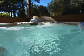 Outdoor spa tub - Résidence Hôtelière A Trama (Bonifacio)