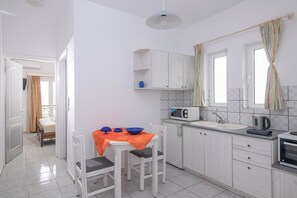 經典公寓 | 私人廚房 | 雪櫃、微波爐、焗爐、爐具