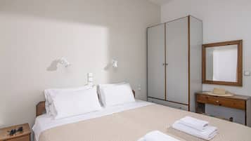 1 quarto, cofres nos quartos, escrivaninha