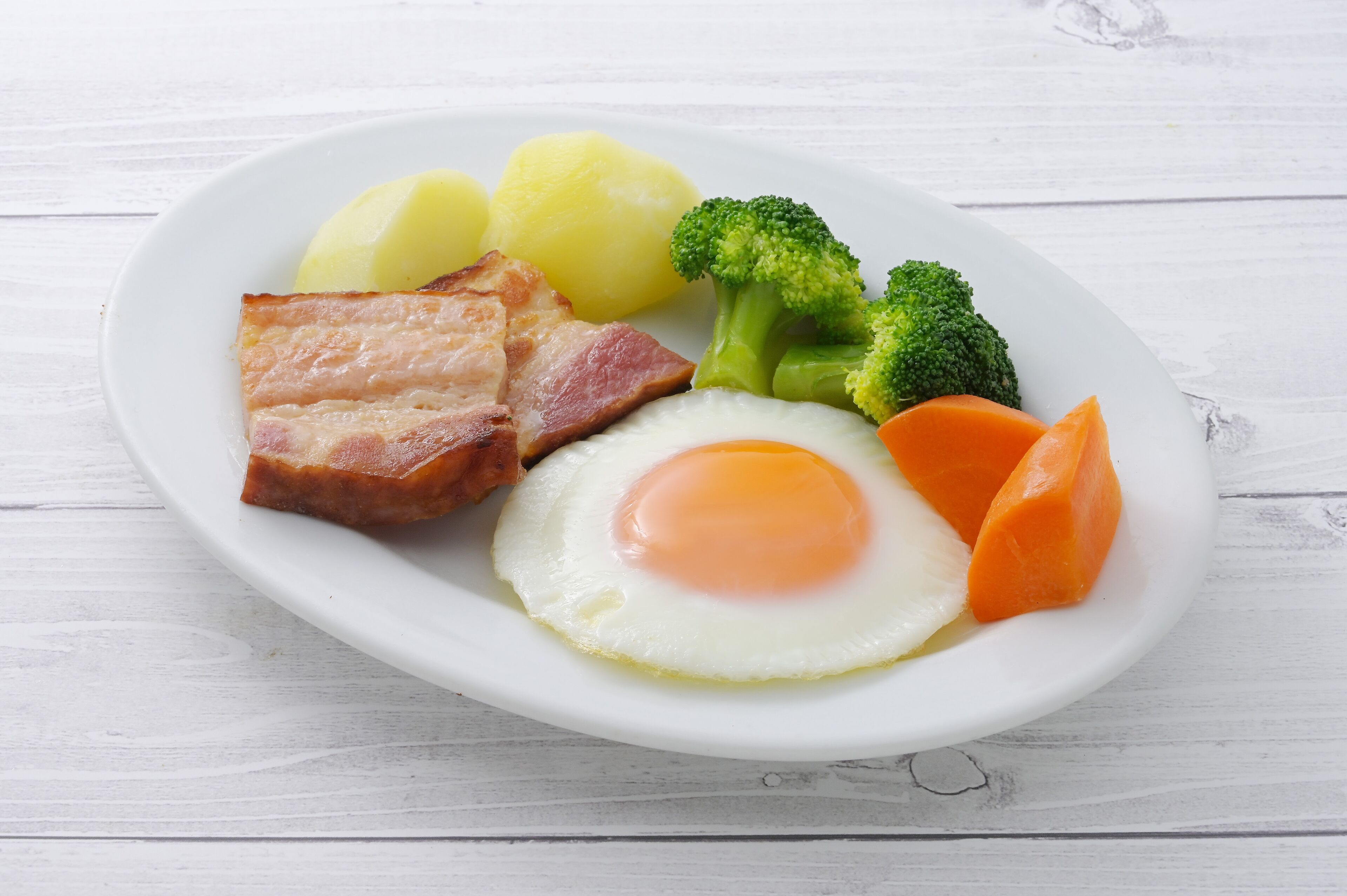 daily buffet breakfast (jpy 1500 per person)