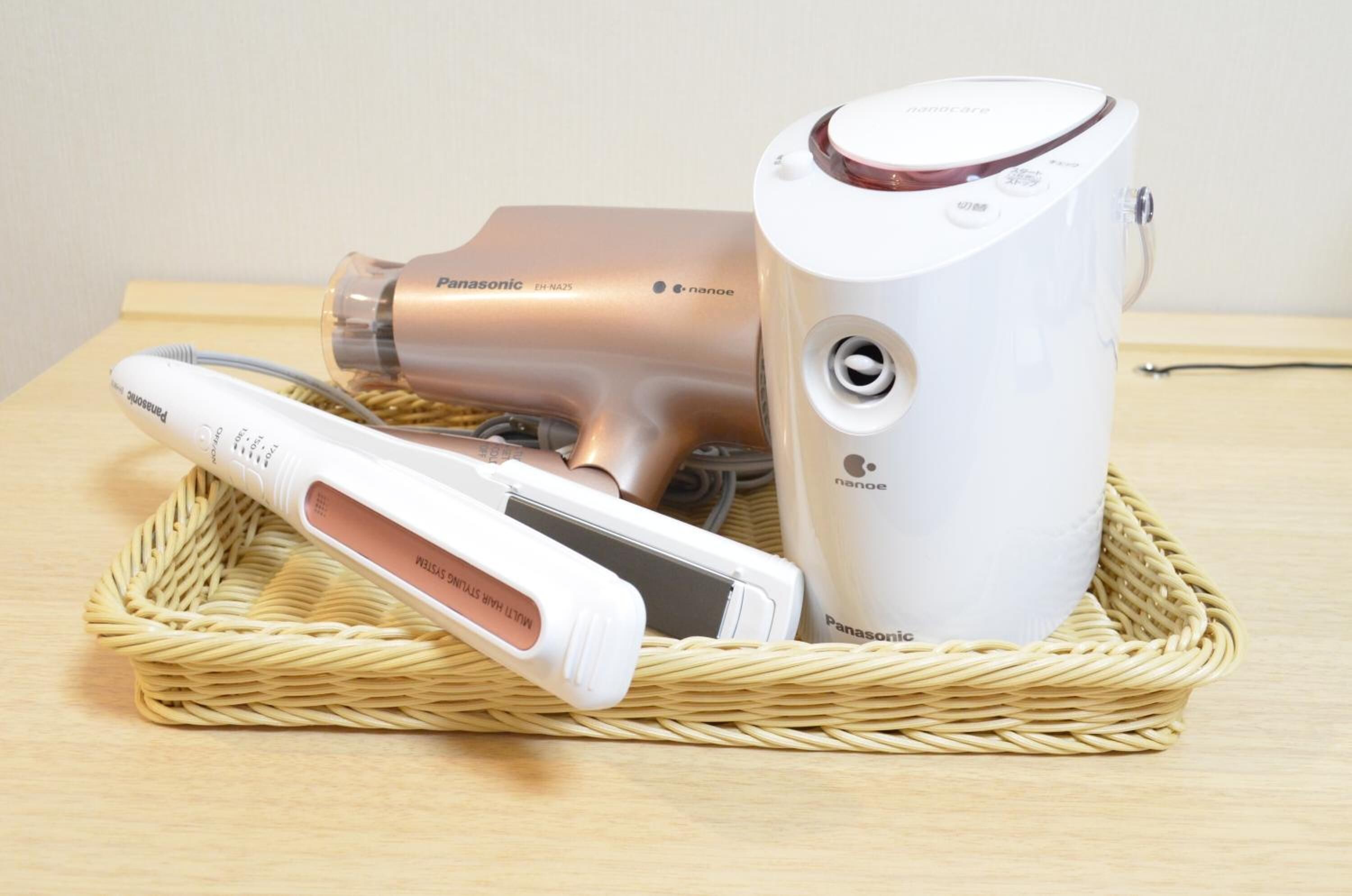 separate bathtub and shower, deep-soaking bathtub, free toiletries