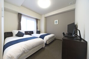 Desk, iron/ironing board, free WiFi, bed sheets - Shizutetsu Hotel Prezio Numazu (Numazu)