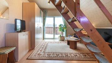 Appartement, 1 slaapkamer, uitzicht op vallei | Woonruimte | Een flatscreentelevisie