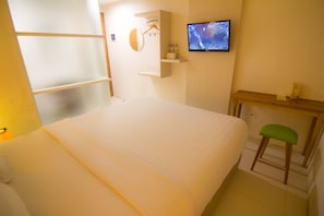 Standard Room, 1 King Bed | Desk, blackout drapes, free WiFi - Fovere Puri Semarang (Semarang)