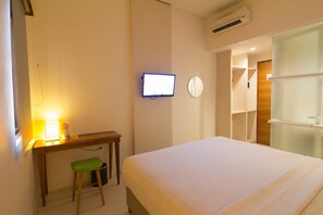Superior Room, 1 King Bed | Desk, blackout drapes, free WiFi - Fovere Puri Semarang (Semarang)