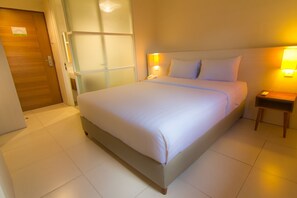 Kamar Superior, 1 Tempat Tidur King | Meja kerja, tirai kedap cahaya, dan Wi-Fi gratis