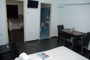 Shower, free toiletries, towels, soap - City INN Bonaire (Kralendijk)